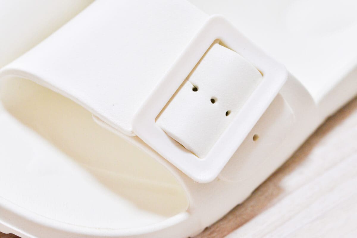 【ダイソー】サンダルの履き心地は？ビーチサンダルやEVAパンプスも紹介