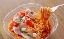 「おいしくて皿舐めた」【セブン】激ウマ麺が今年も発売に