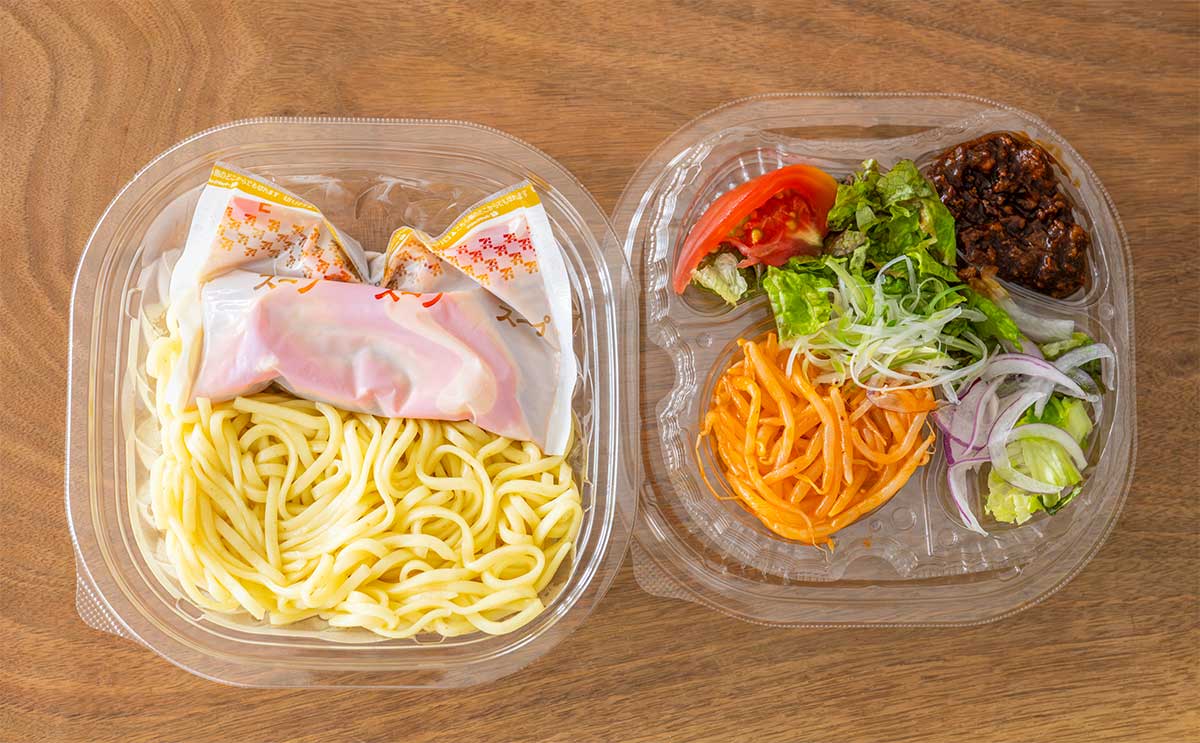 「カレー好きな人におすすめ」【セブン】人気店監修の新作麺がスパイシーで激ウマ
