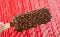 「最高すぎた!!」「チョコ好きにはたまらん」【クランキーアイス】が新登場