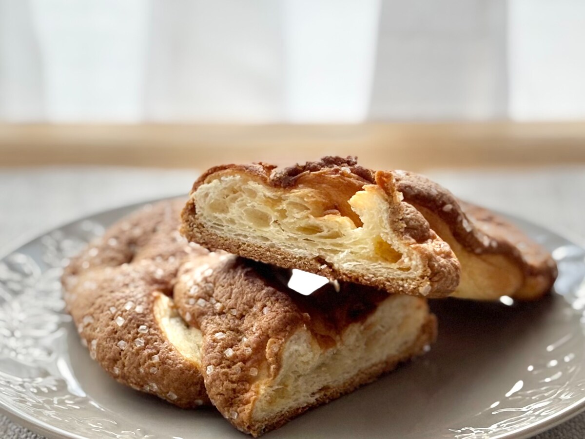 ふんわり×ガリガリの食感が楽しい！【ファミマ】の甘～い新作パンって？