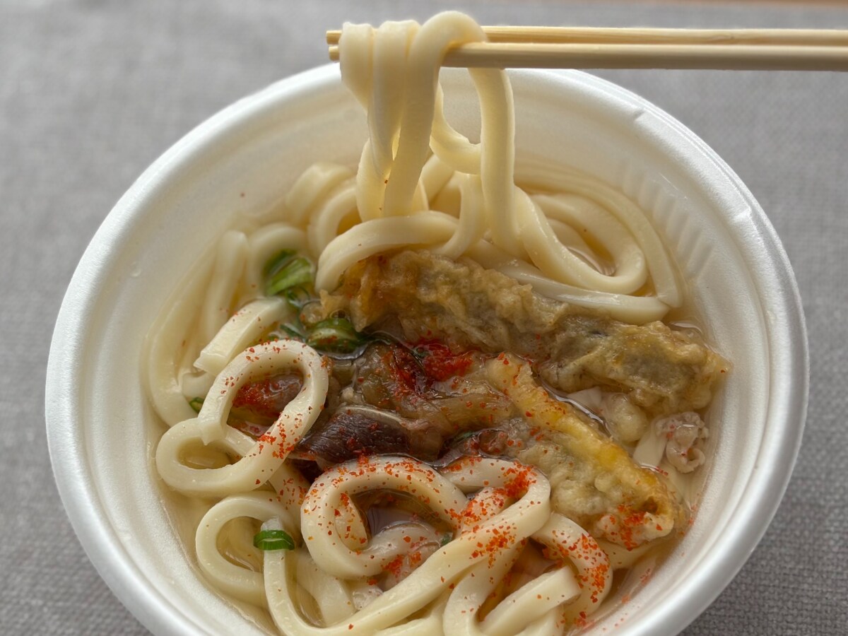 「全て完璧」「くっそ美味かった」【ファミマ】に人気店監修のうどん登場