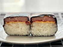 【ファミマ】の人気おむすびが〇〇風に！？もりもり食べちゃう新作って？