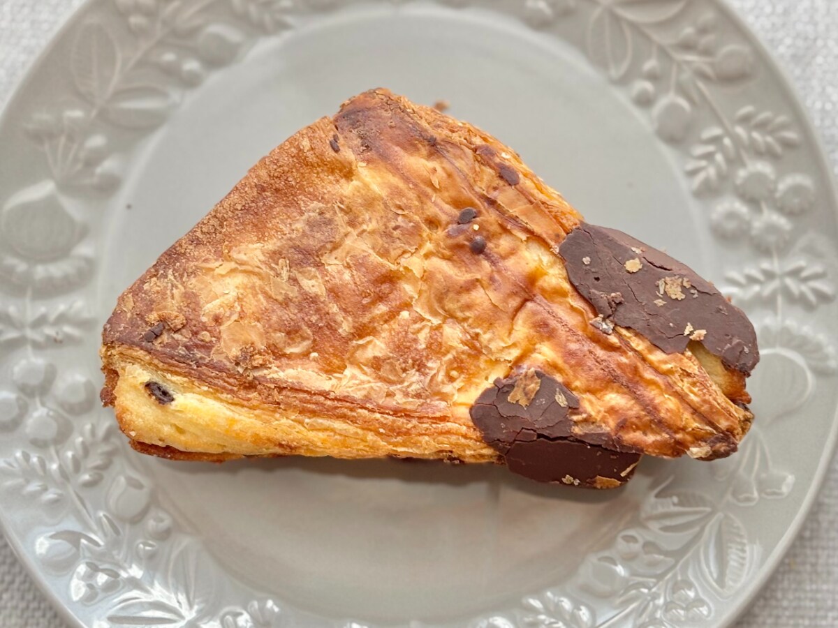 罪悪感たっぷりなのに……【ファミマ】の新作パンがつい食べちゃうウマさ