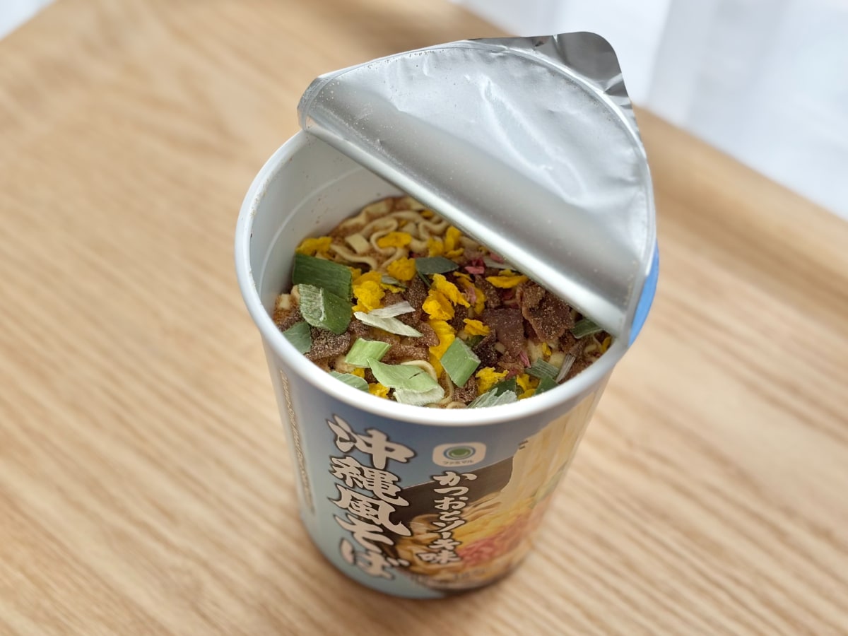毎日食べたくなる味かも!【ファミマ】ご当地グルメを再現したカップ麺