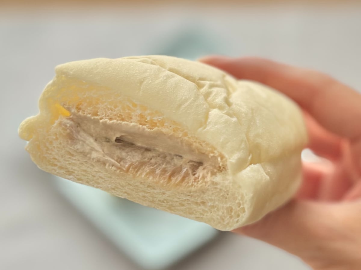 ほろ苦くてウマすぎでしょ……【ファミマ】人気ドリンクとのコラボパン