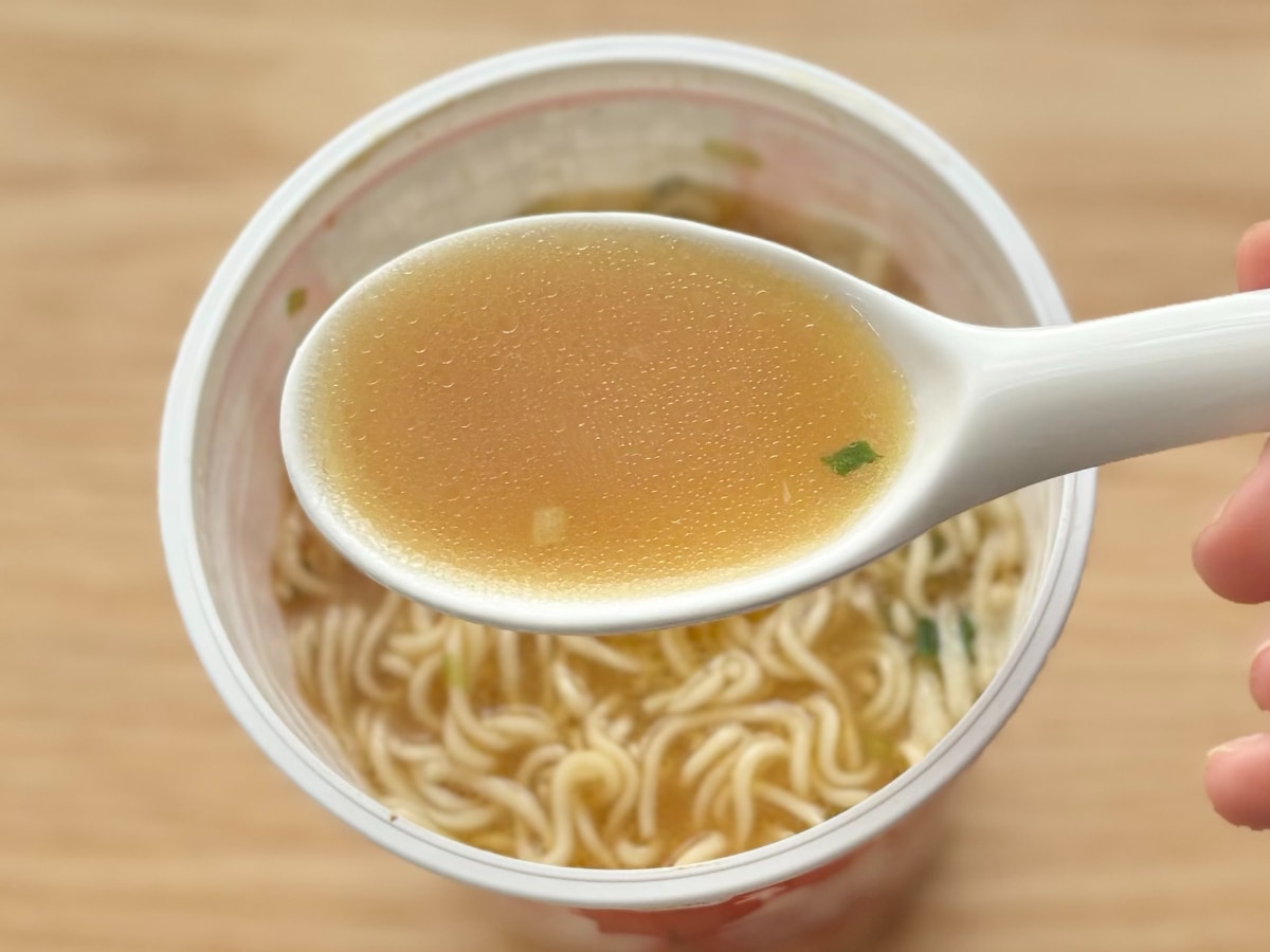 にんにくが後引くウマさ!【ファミマ】広島の人気店監修のカップ麺が登場