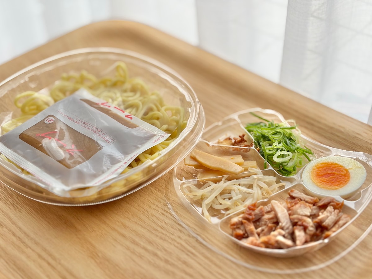 濃厚味が「うまーい！」「昇天」【ファミマ】名店監修の麺が最高すぎるぞ