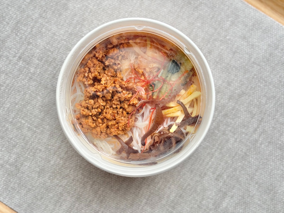 ごまの風味で辛くてうんまっ!【ファミマ】有名シェフ監修商品がハマる味