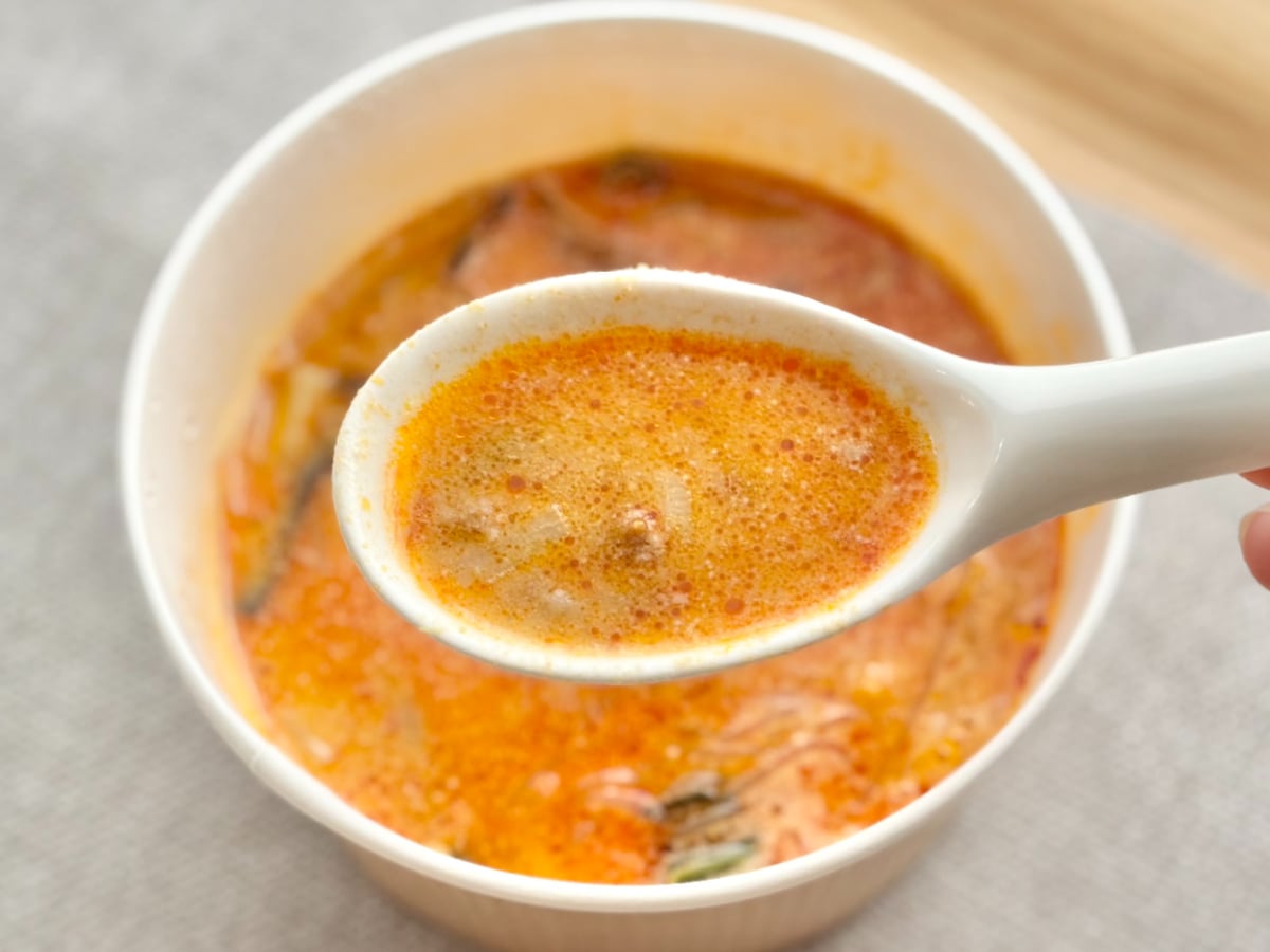 ごまの風味で辛くてうんまっ!【ファミマ】有名シェフ監修商品がハマる味