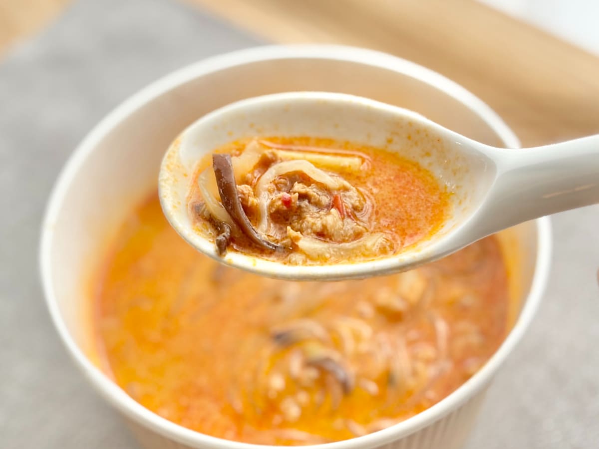 ごまの風味で辛くてうんまっ!【ファミマ】有名シェフ監修商品がハマる味