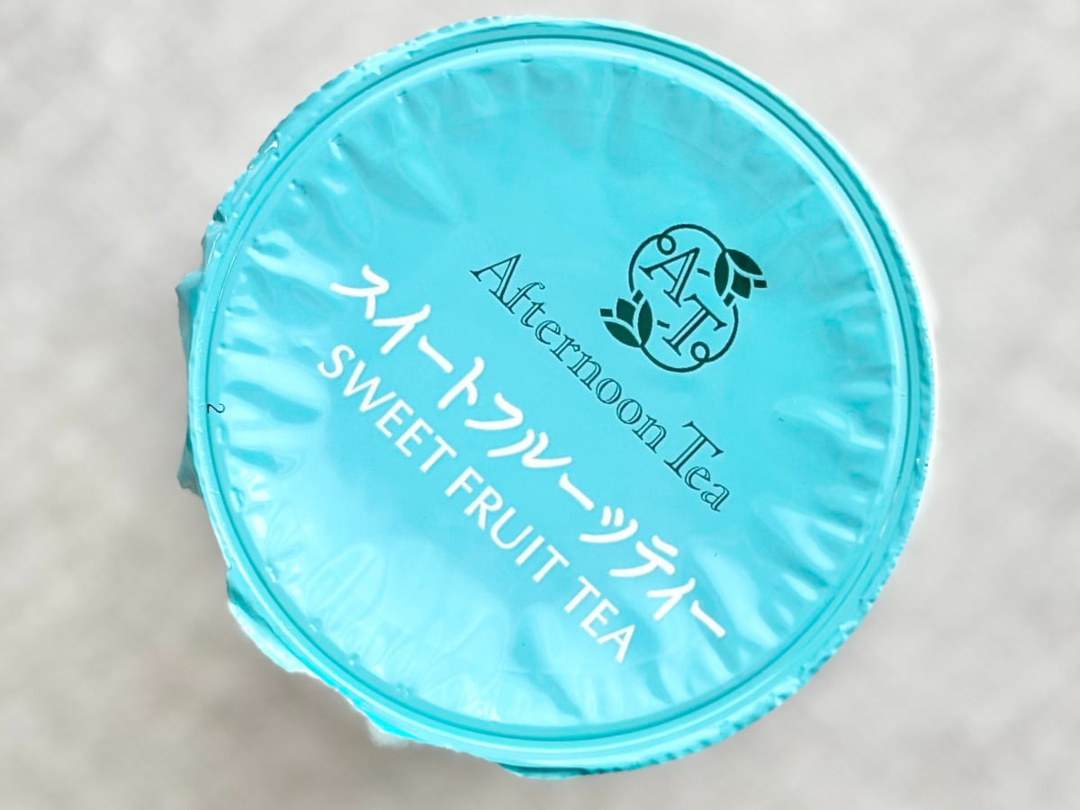 甘さと華やかな香りが共存【ファミマ限定】のコラボドリンクが上品