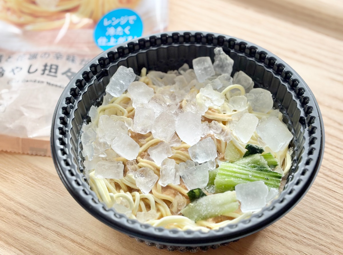 花椒の辛さにハマった！【ファミマ】の冷凍麺が毎日食べたいウマさ
