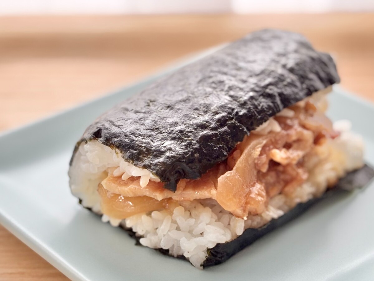 おにぎりとは思えない満足度の高さ!【ローソン】の新商品が「うんま」