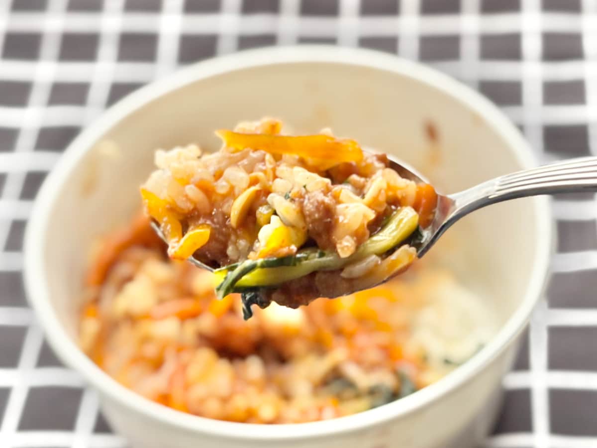 特製の辛みそがうんまいっっ！【ファミマ】に食べ切りサイズの新作丼