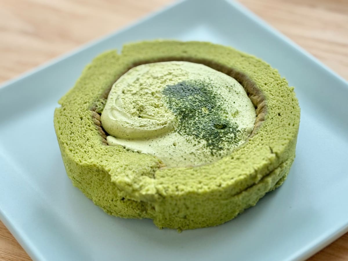 しとふわ＆とろふわのマリアージュ♡【ファミマ】濃厚抹茶のケーキが贅沢