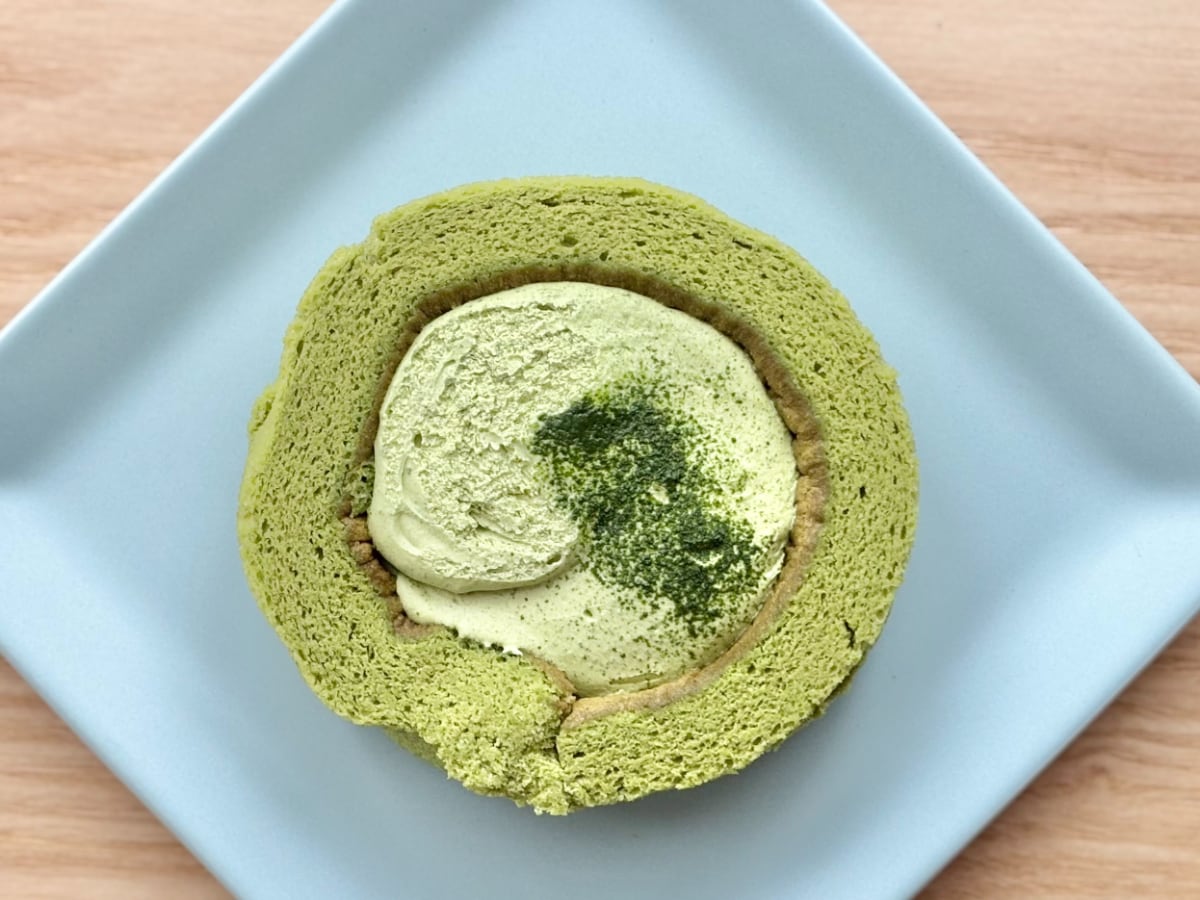 しとふわ&とろふわのマリアージュ♡【ファミマ】濃厚抹茶のケーキが贅沢