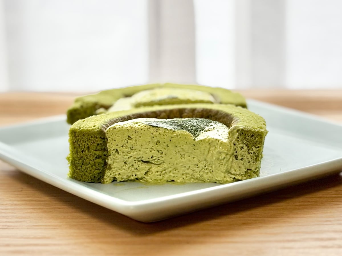 しとふわ&とろふわのマリアージュ♡【ファミマ】濃厚抹茶のケーキが贅沢