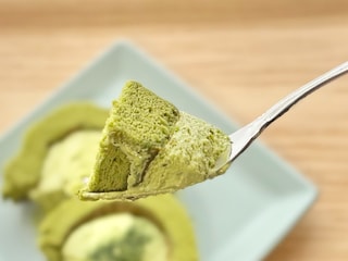 しとふわ＆とろふわのマリアージュ♡【ファミマ】濃厚抹茶のケーキが贅沢