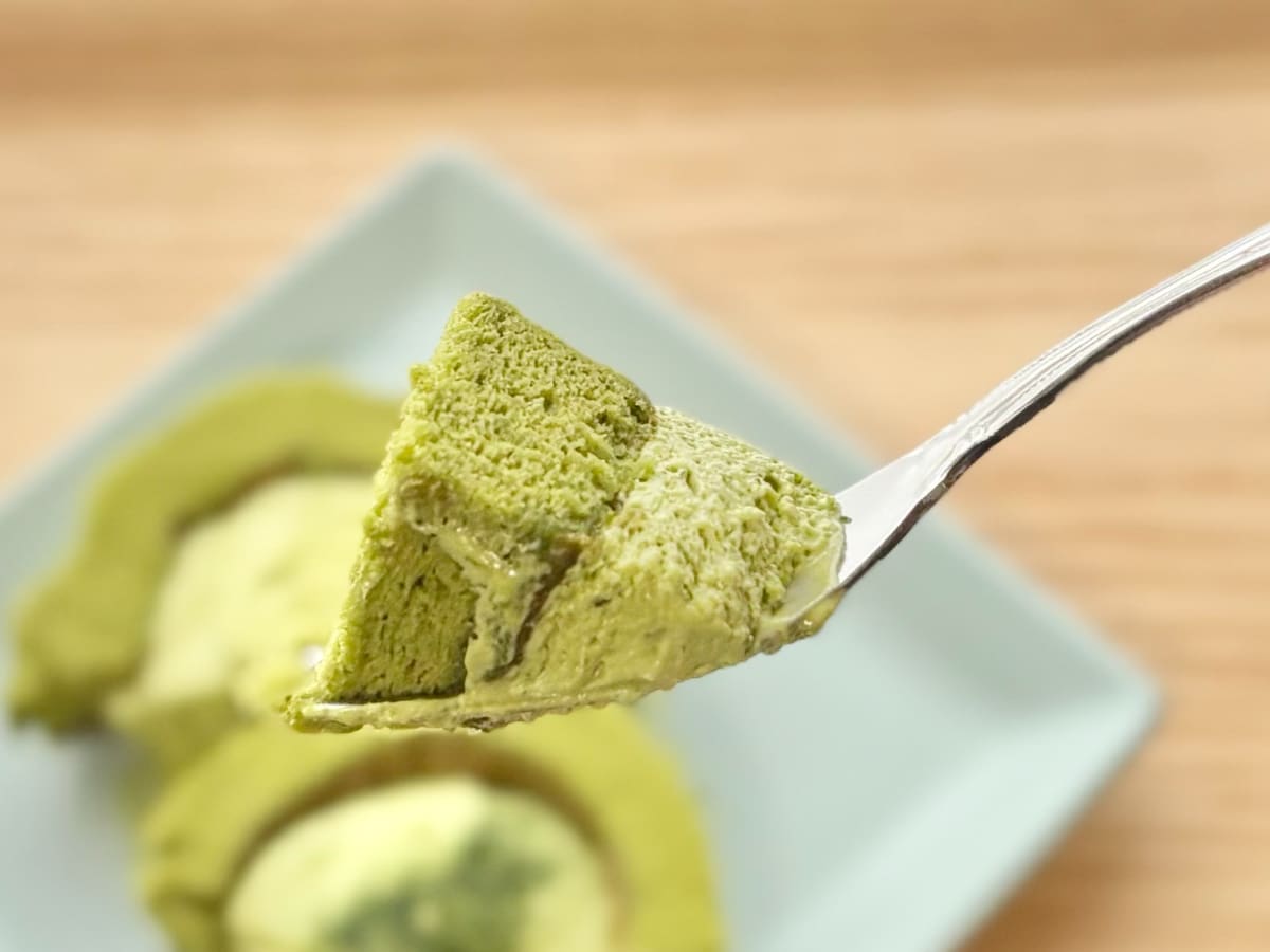 しとふわ&とろふわのマリアージュ♡【ファミマ】濃厚抹茶のケーキが贅沢