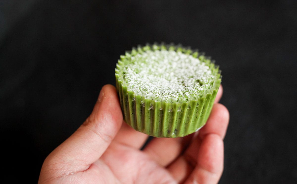 「めっちゃ抹茶」「売ってなくて泣いた」濃厚なめらかな絶品【セブン】スイーツ