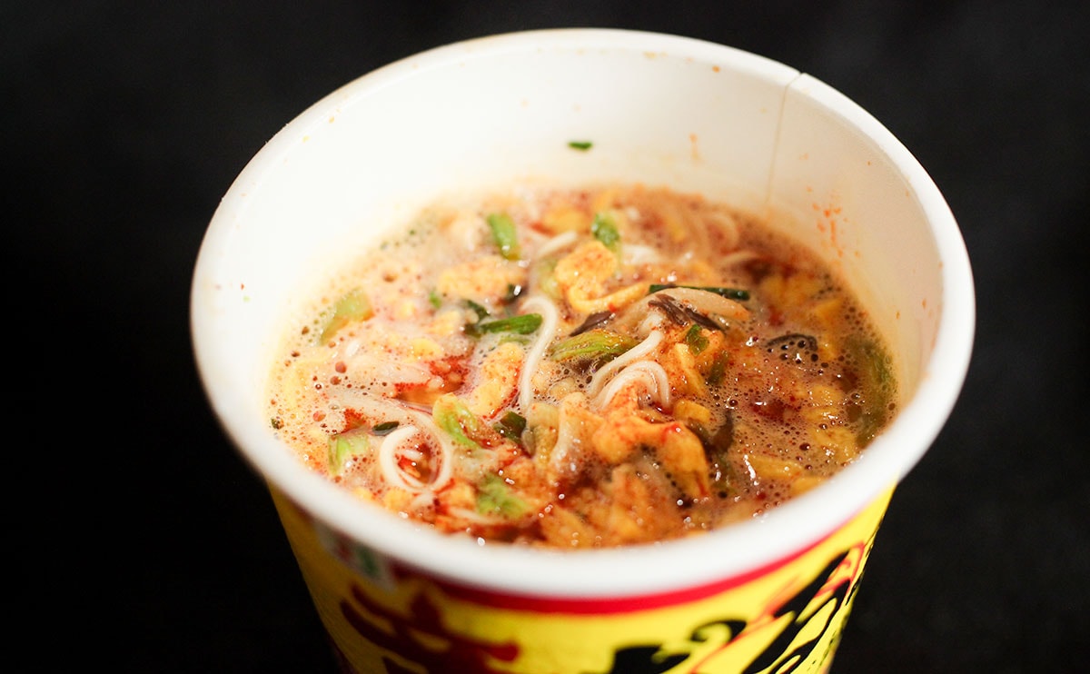【セブン】“幻のメニュー”が復活。福岡の人気店の味を『カップ麺』で!?