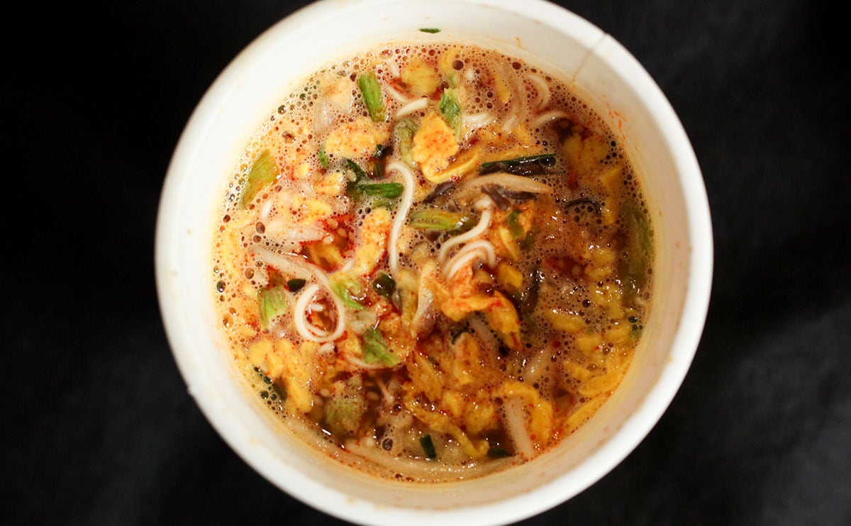 【セブン】“幻のメニュー”が復活。福岡の人気店の味を『カップ麺』で!?