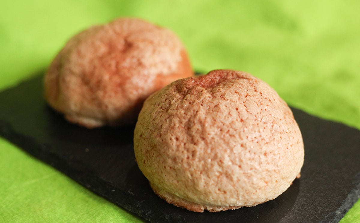 【セブン】の新商品、普通のメロンパンっぽいけど実は違う!?