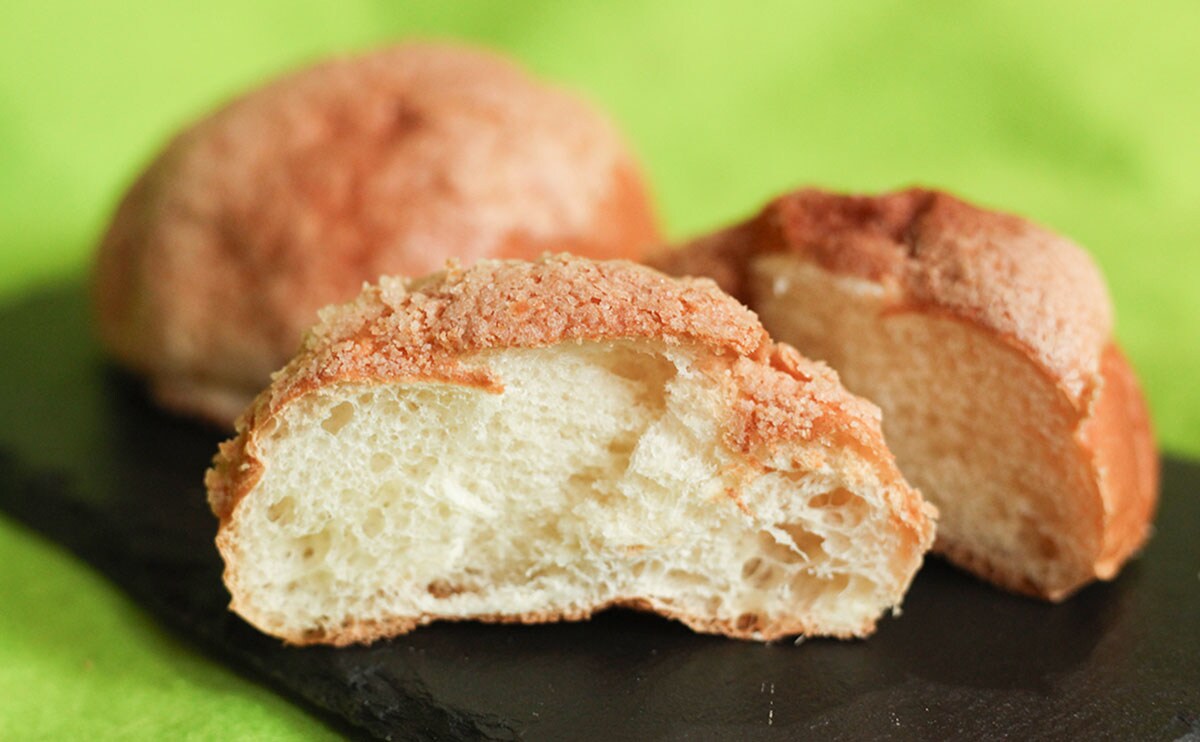 【セブン】の新商品、普通のメロンパンっぽいけど実は違う!?