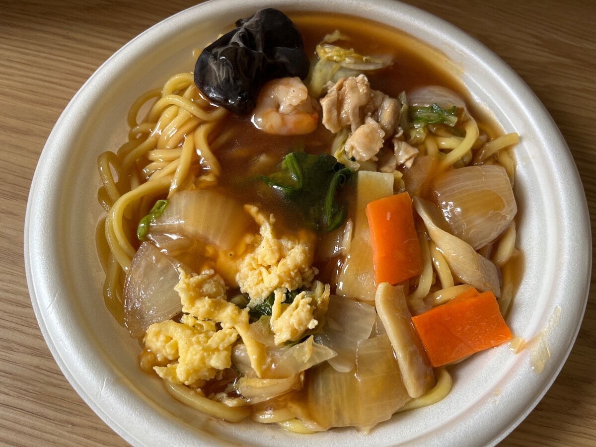 「香ばしすぎ」「具だくさんで本格的」【ファミマ】大阪王将が監修した”うまい麺”が登場!