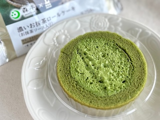 抹茶好きは絶対食べて！【ローソン】新作が「めちゃめちゃ濃くて苦うま」