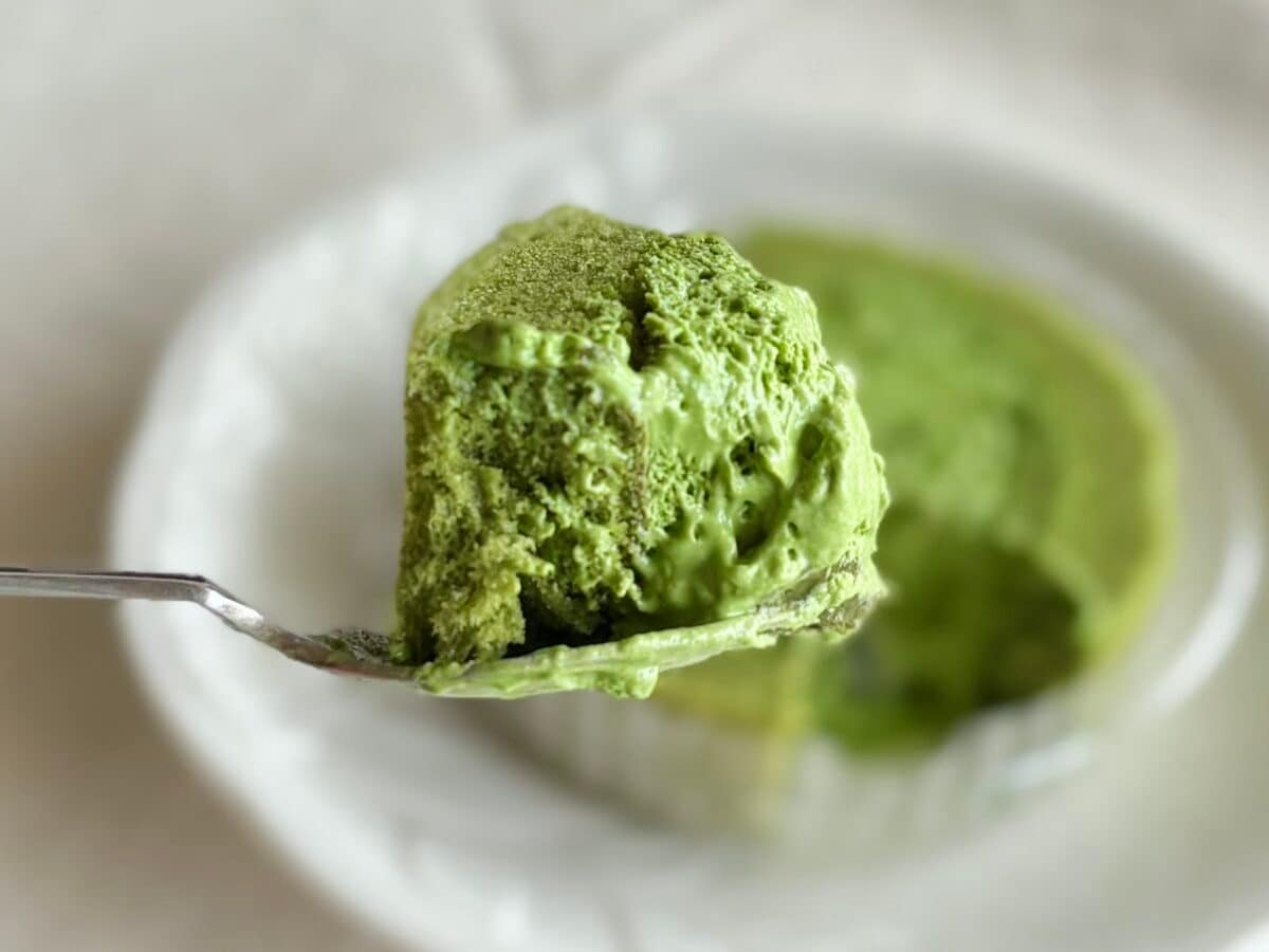 抹茶好きは絶対食べて！【ローソン】新作が「めちゃめちゃ濃くて苦うま」