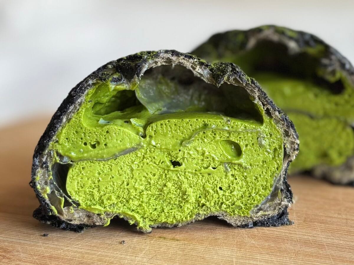 「美味すぎて脳が痺れた」【ローソン】新作は“岩”!?ビジュも味も濃い!