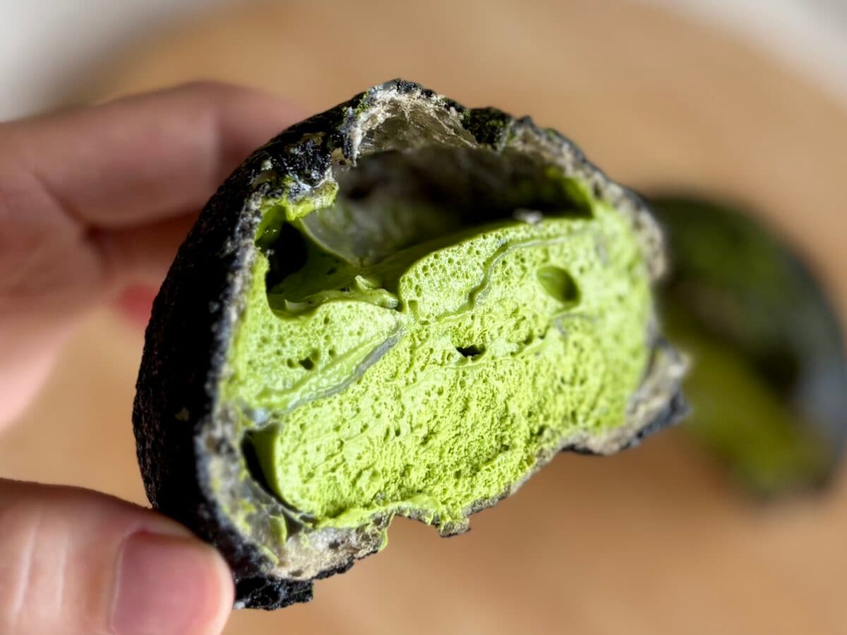 「美味すぎて脳が痺れた」【ローソン】新作は“岩”!?ビジュも味も濃い!