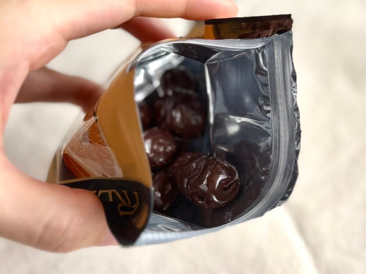 「明日もまた買う」【ファミマ】新作チョコは「刺さる人には刺さる」味