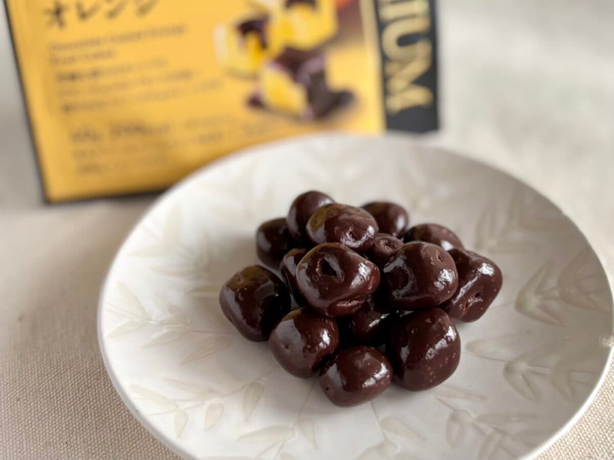 「明日もまた買う」【ファミマ】新作チョコは「刺さる人には刺さる」味