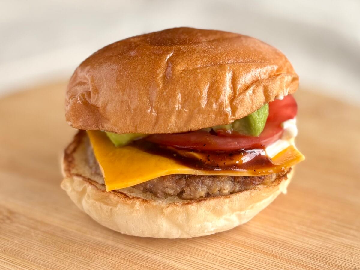 今年もアイツがやってきた！【ロッテリア】大満足の絶品バーガーが復活