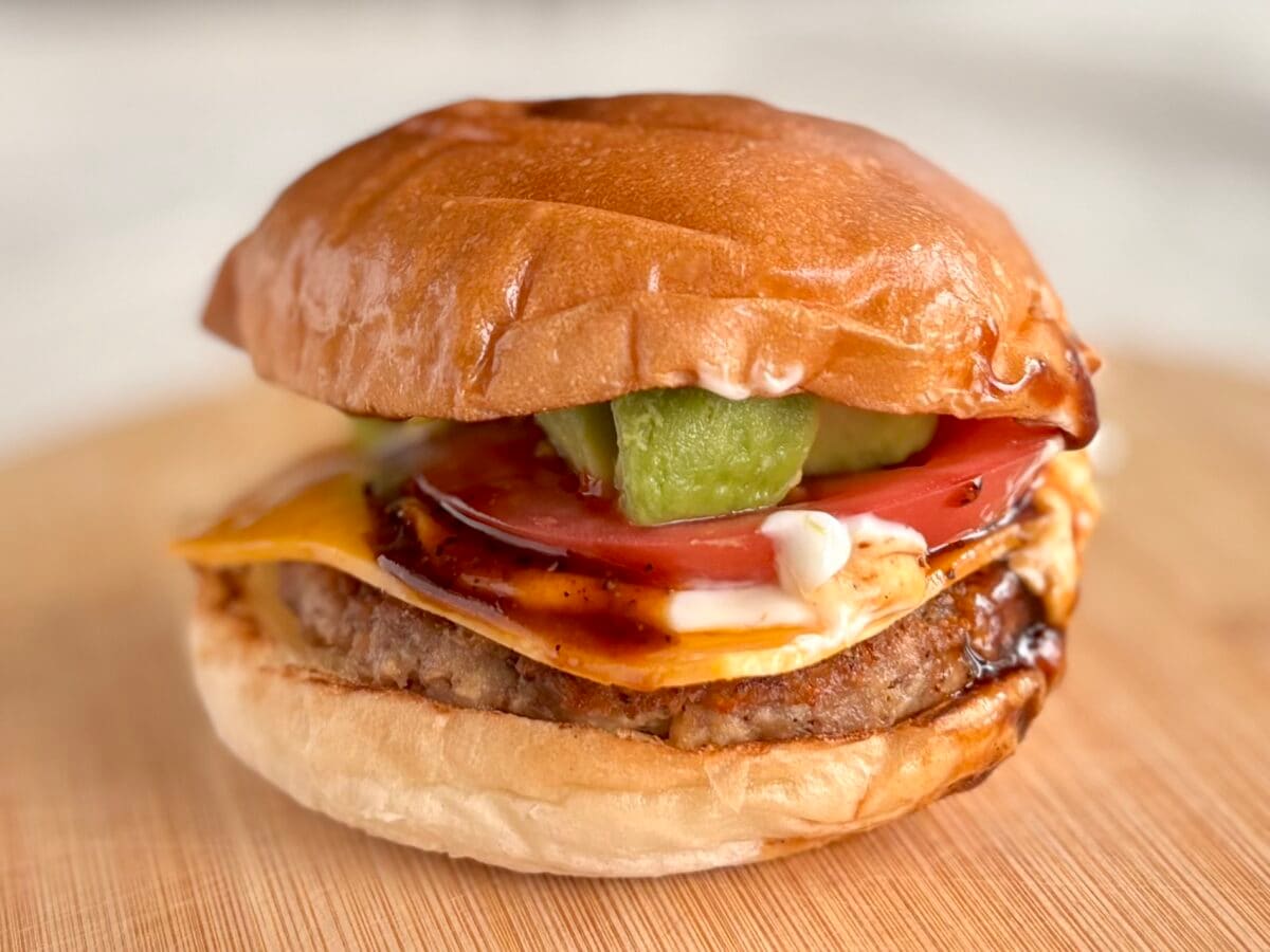 今年もアイツがやってきた！【ロッテリア】大満足の絶品バーガーが復活