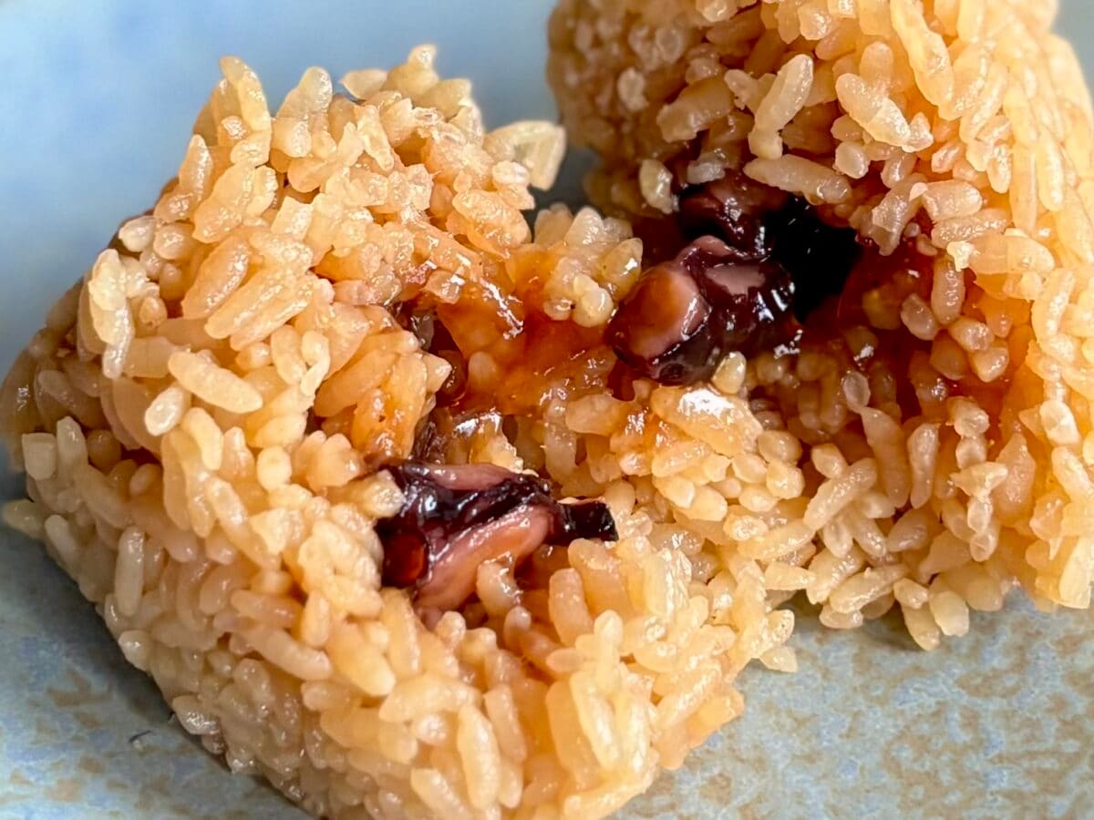 1個じゃ足りない!【ファミア】旨味凝縮ぜいたくむすびが本気でウマい