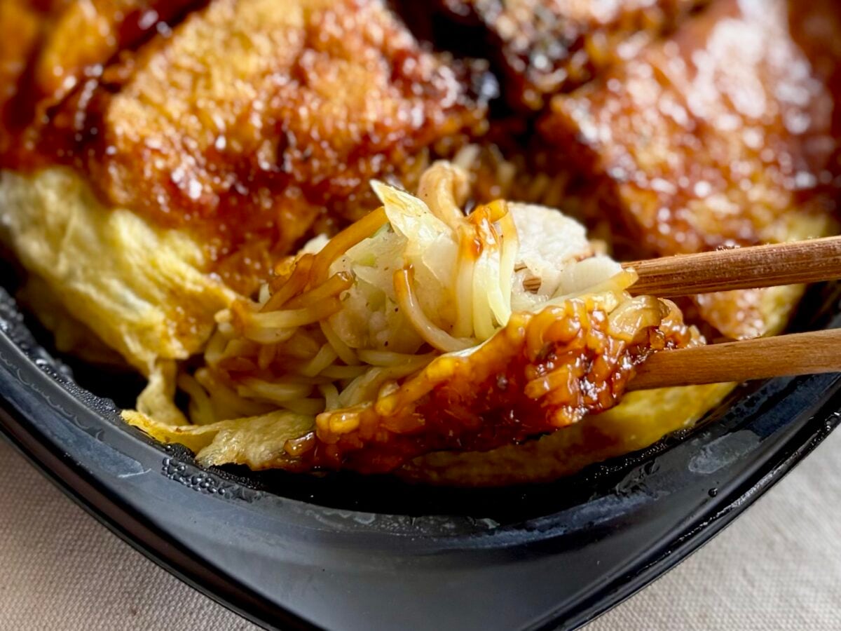 オタフクソースの安心感たるや【セブン】新作は王道の間違いない美味しさ