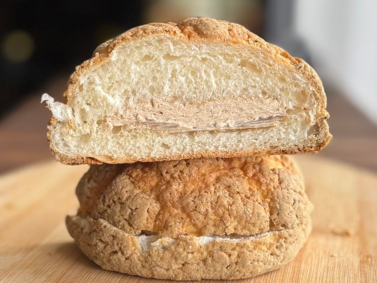 「茶葉食ってるんか?くらい強い」【ファミマ】新作パンは紅茶が濃い!!