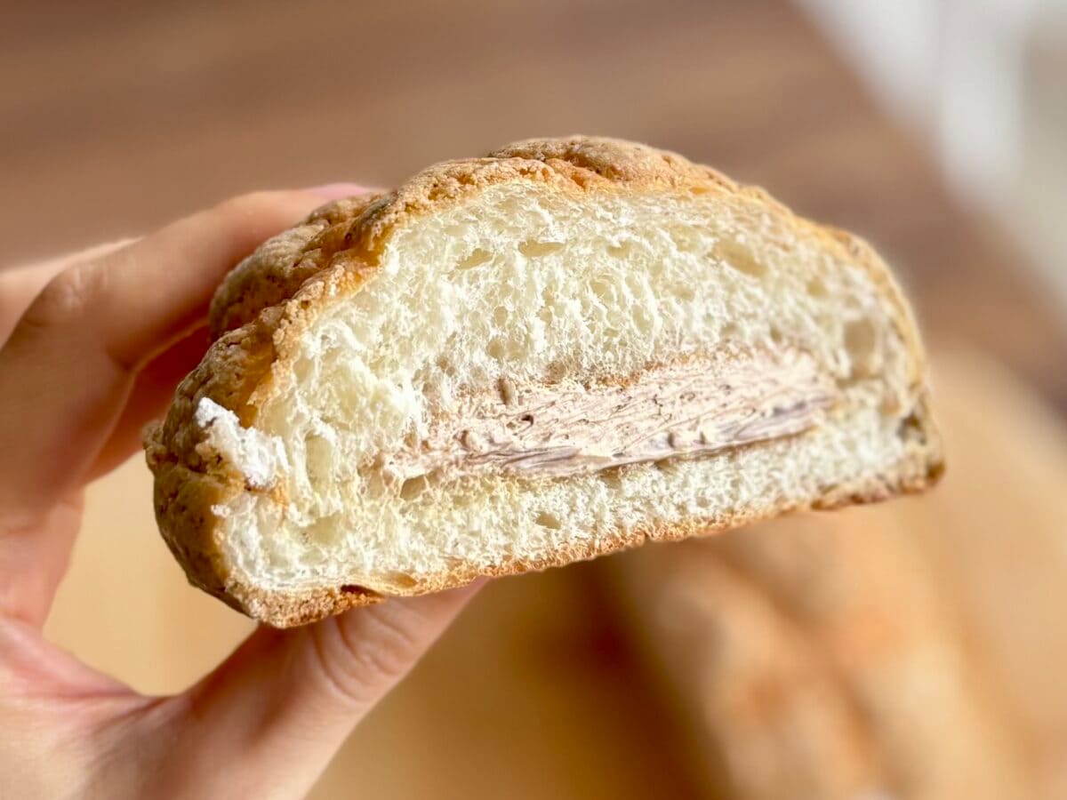 「茶葉食ってるんか？くらい強い」【ファミマ】新作パンは紅茶が濃い!!