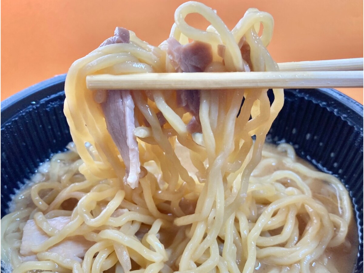 「コスパが良い」「満足度が高い」【セブン】レンジで簡単味噌ラーメン