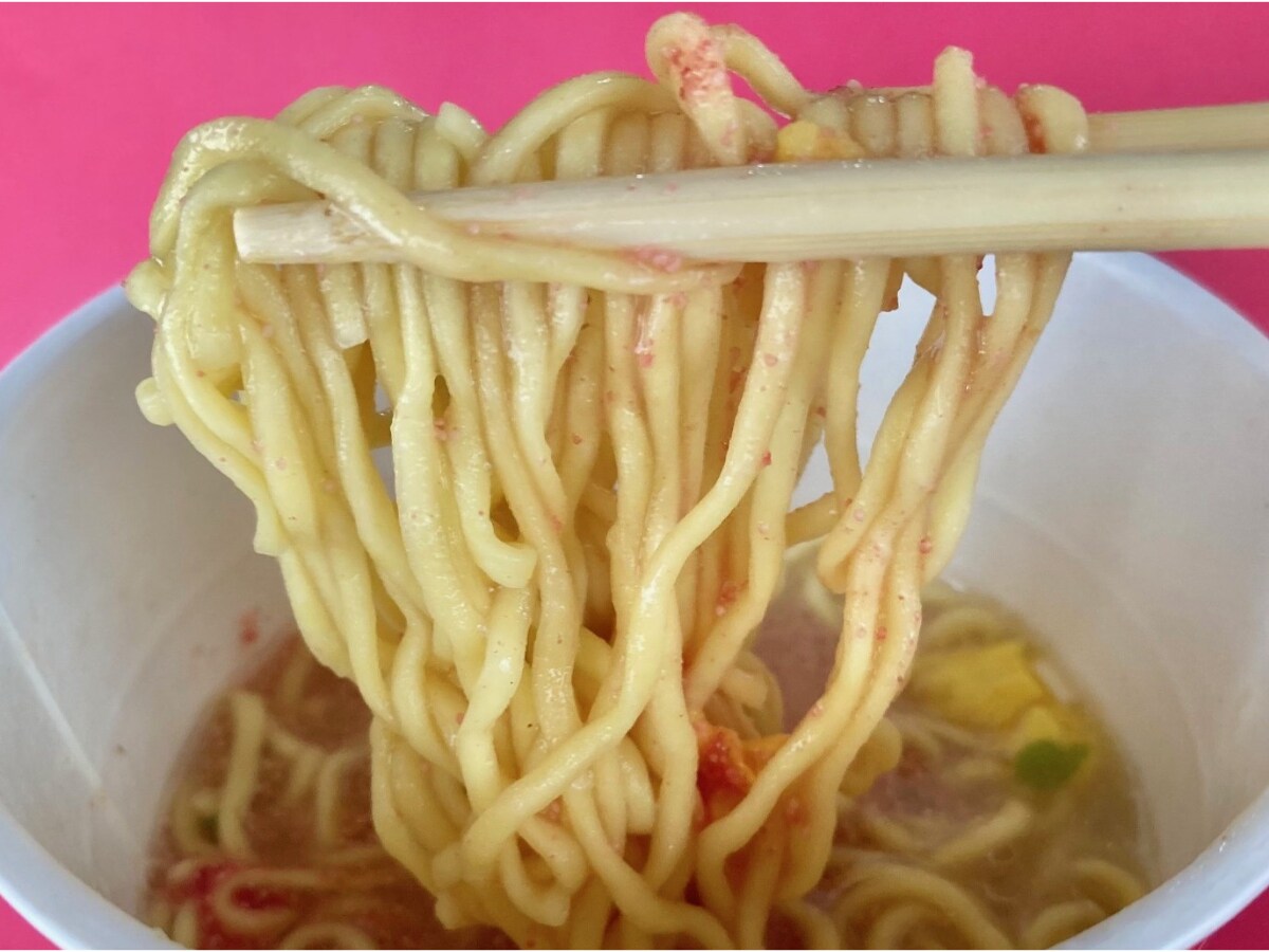 夜食にぴったり？おにぎり必須？【ファミマ限定】塩スープが美味しいカップ麺