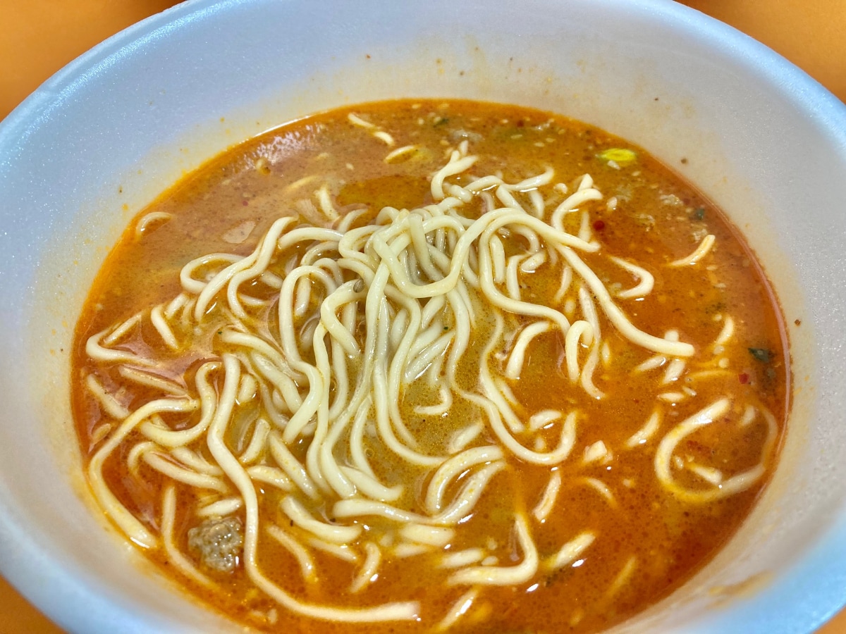 1年ぶりの復活でファン歓喜!?【ファミマ限定】辛さとウマさが際立つ担々麺