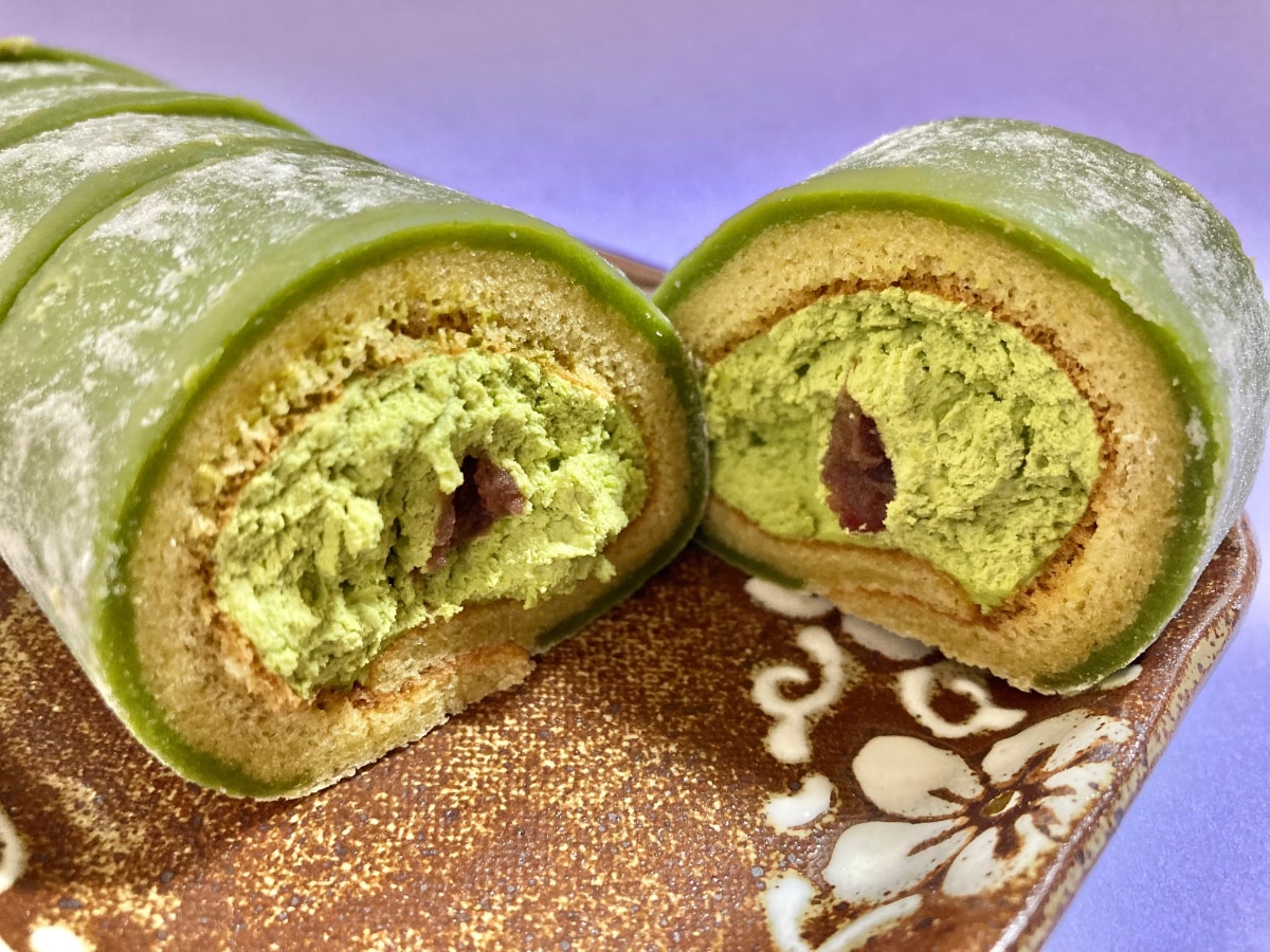 「めっちゃ好き！！」「レギュラー商品にして！！」【ローソン】和風のロールケーキが美味しい