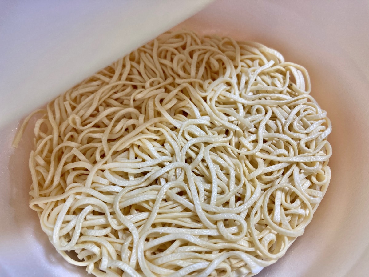 1年ぶりの復活でファン歓喜！？【ファミマ限定】辛さとウマさが際立つ担々麺
