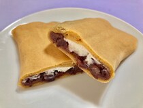 鉄板の組み合わせ！主役はあんこ！【ローソン】もちもち食感の和クレープ