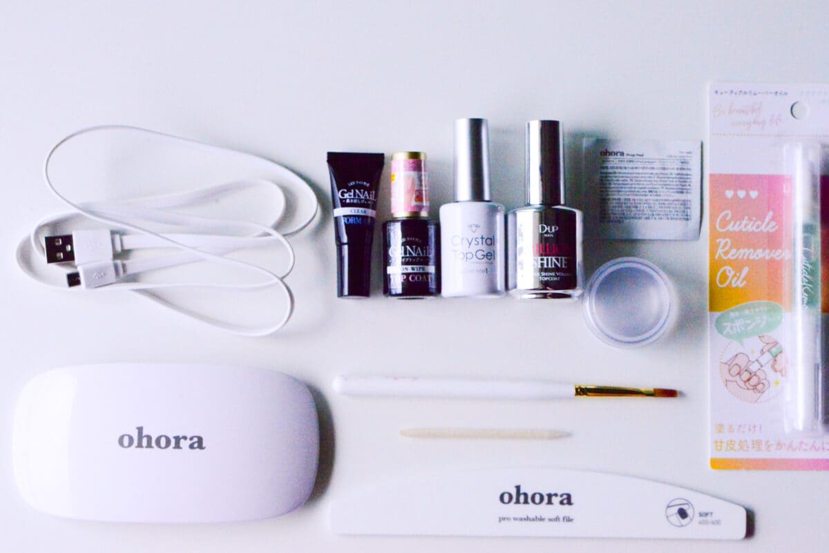 セリアのネイルシールのやり方は?新作やパーツも紹介【2025】