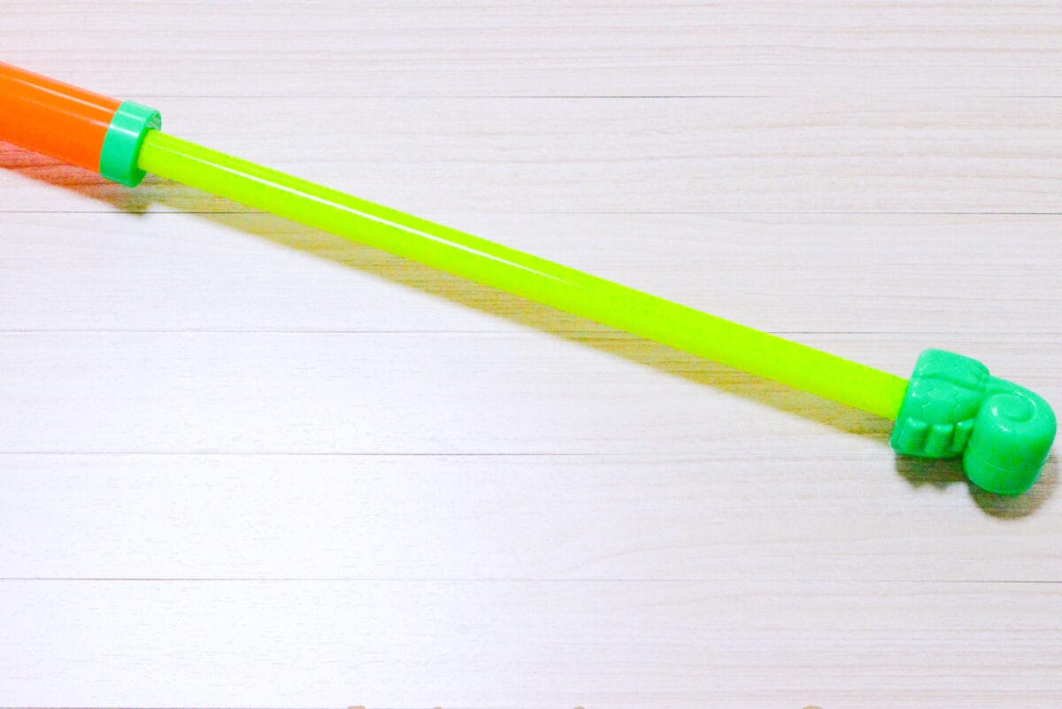 ダイソーの水鉄砲おすすめ7選!話題の電動水鉄砲やタンク式も紹介